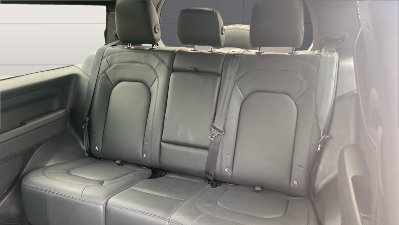 Land Rover Defender 3.0 D350 X-Dynamic HSE 90 3dr Auto Diesel Estate